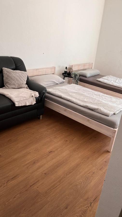 Ferienwohnung In Top Lage Von Aalen Bagian luar foto